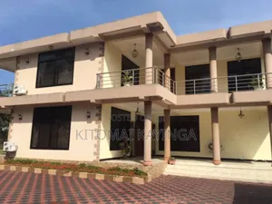 Furnished 8bdrm House in Upanga West for sale