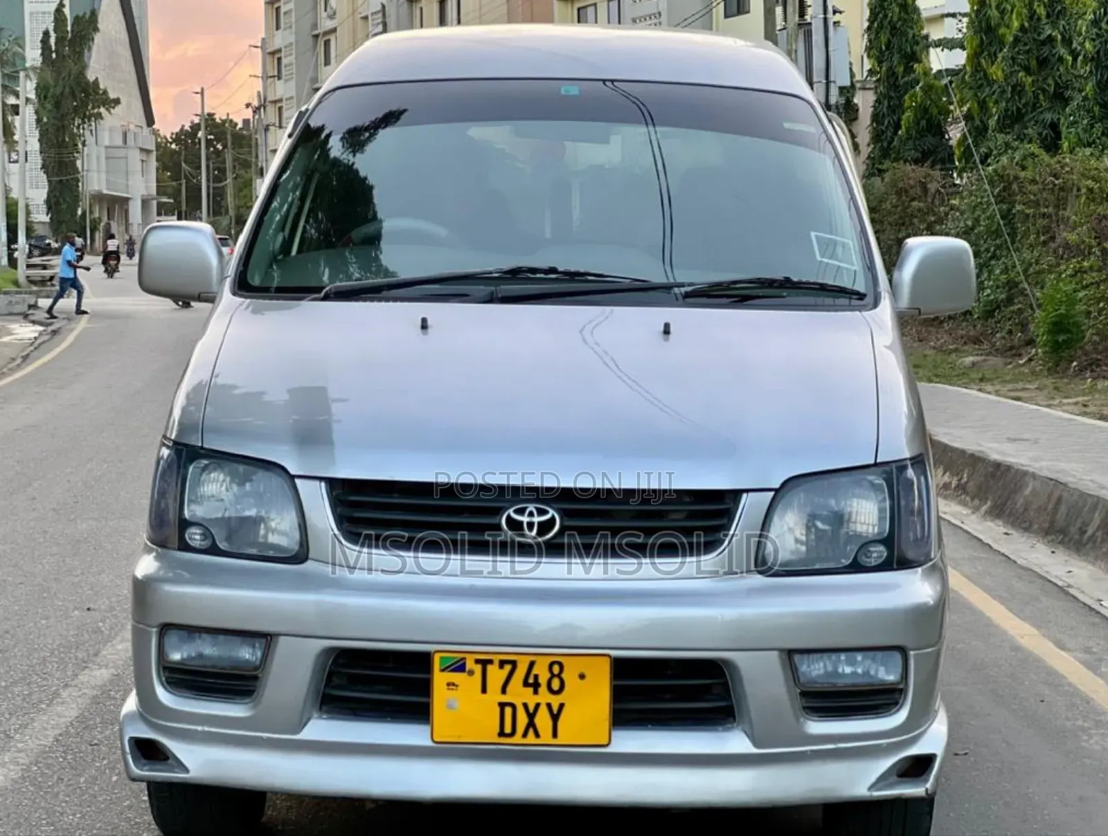 Toyota Noah 2002 Silver
