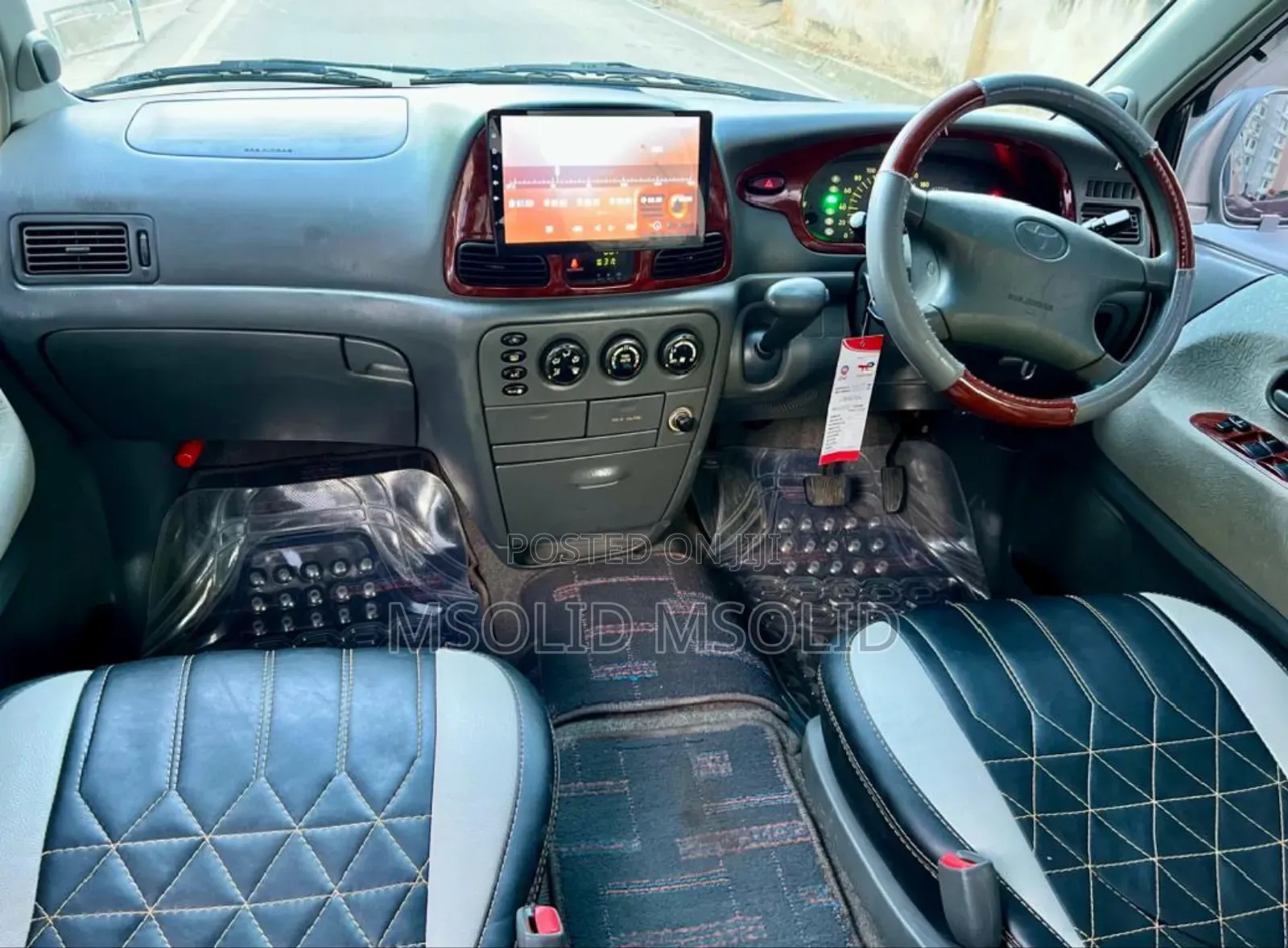 Toyota Noah 2002 Silver