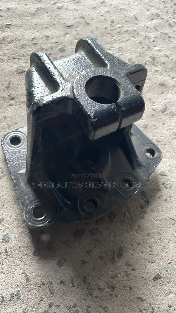 Zhongtong Lck6125 Rear Spring Hanger 2911-01-00009