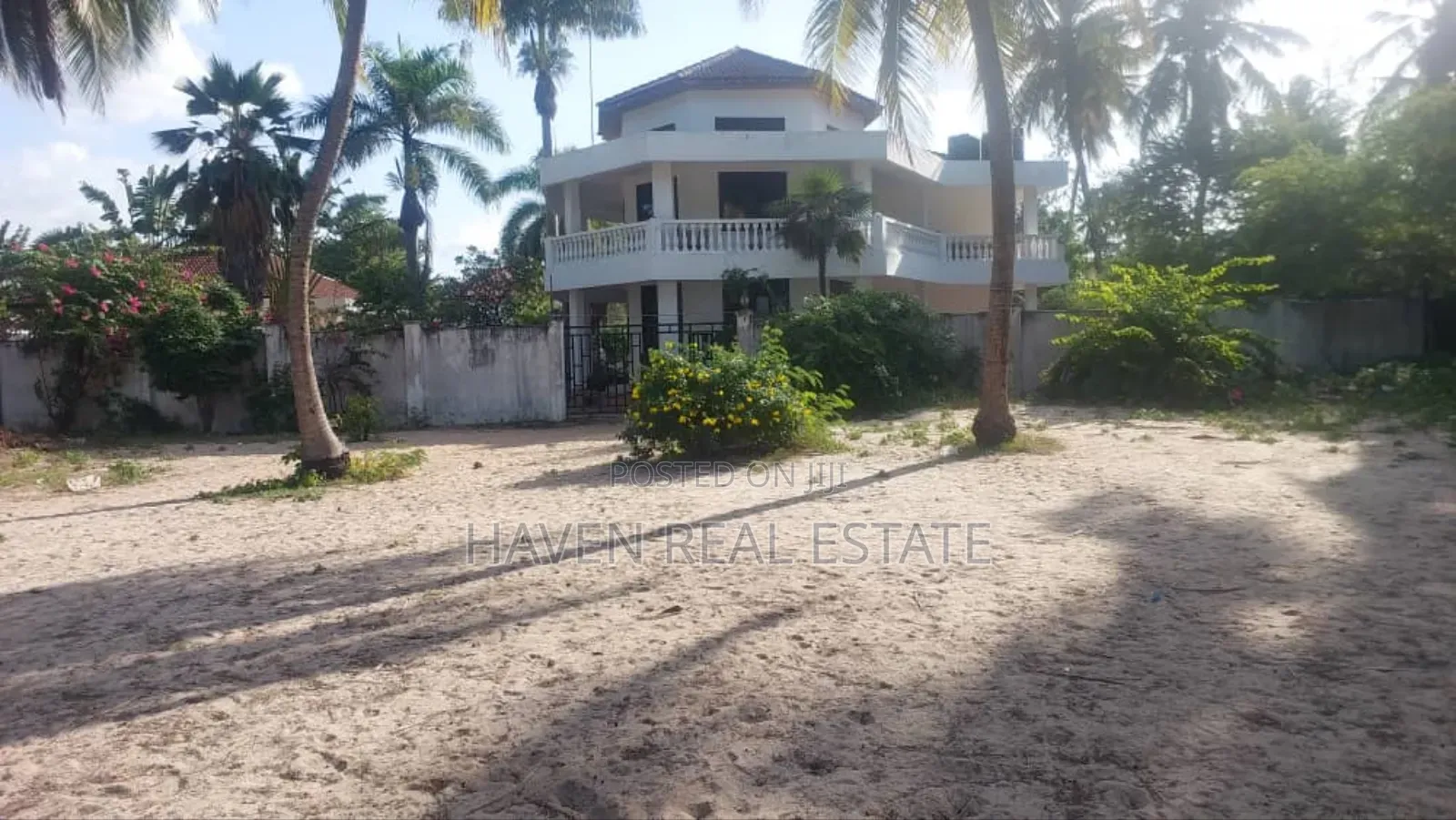 8bdrm House in Mbezi Beach for sale