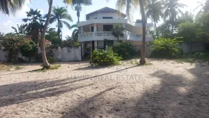 8bdrm House in Mbezi Beach for sale