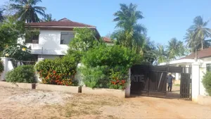 8bdrm House in Mbezi Beach for sale