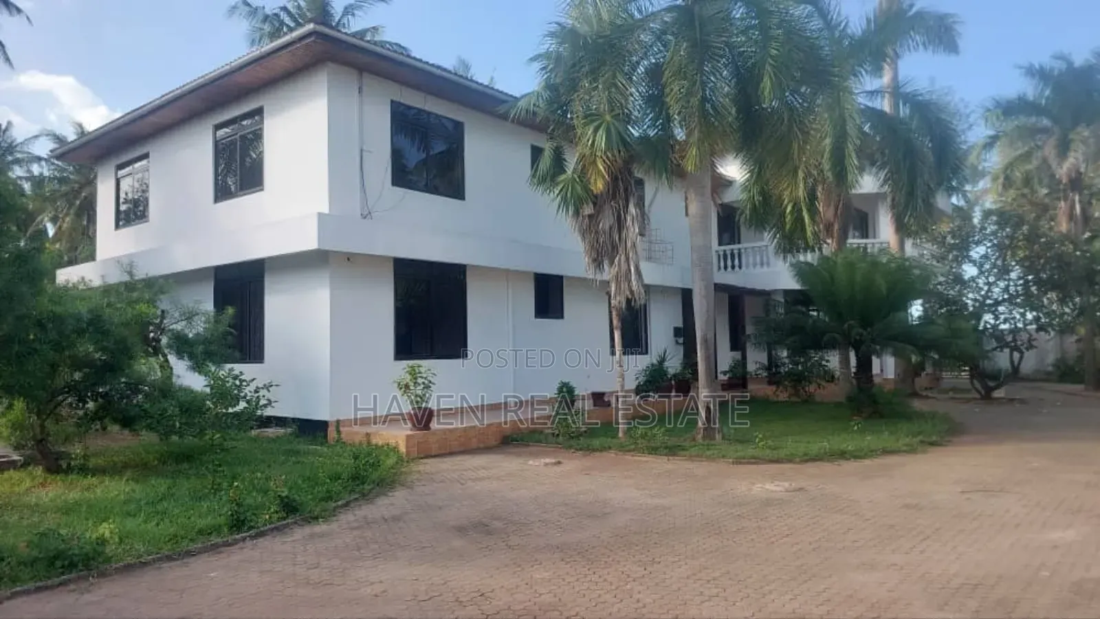 8bdrm House in Mbezi Beach for sale