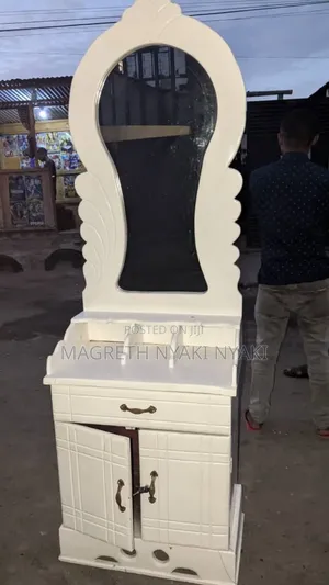 Nauza Dressing Table Imetumika