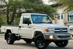 Toyota Land Cruiser 2016 Pearl