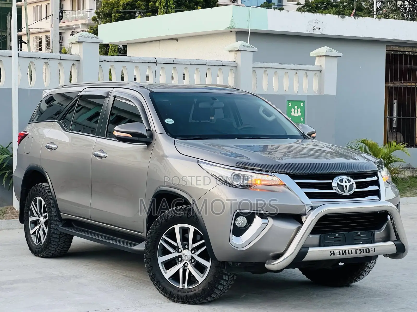 Toyota Fortuner 2.8 D AWD 2017 Silver
