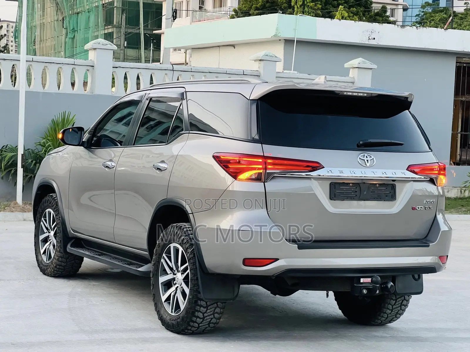 Toyota Fortuner 2.8 D AWD 2017 Silver