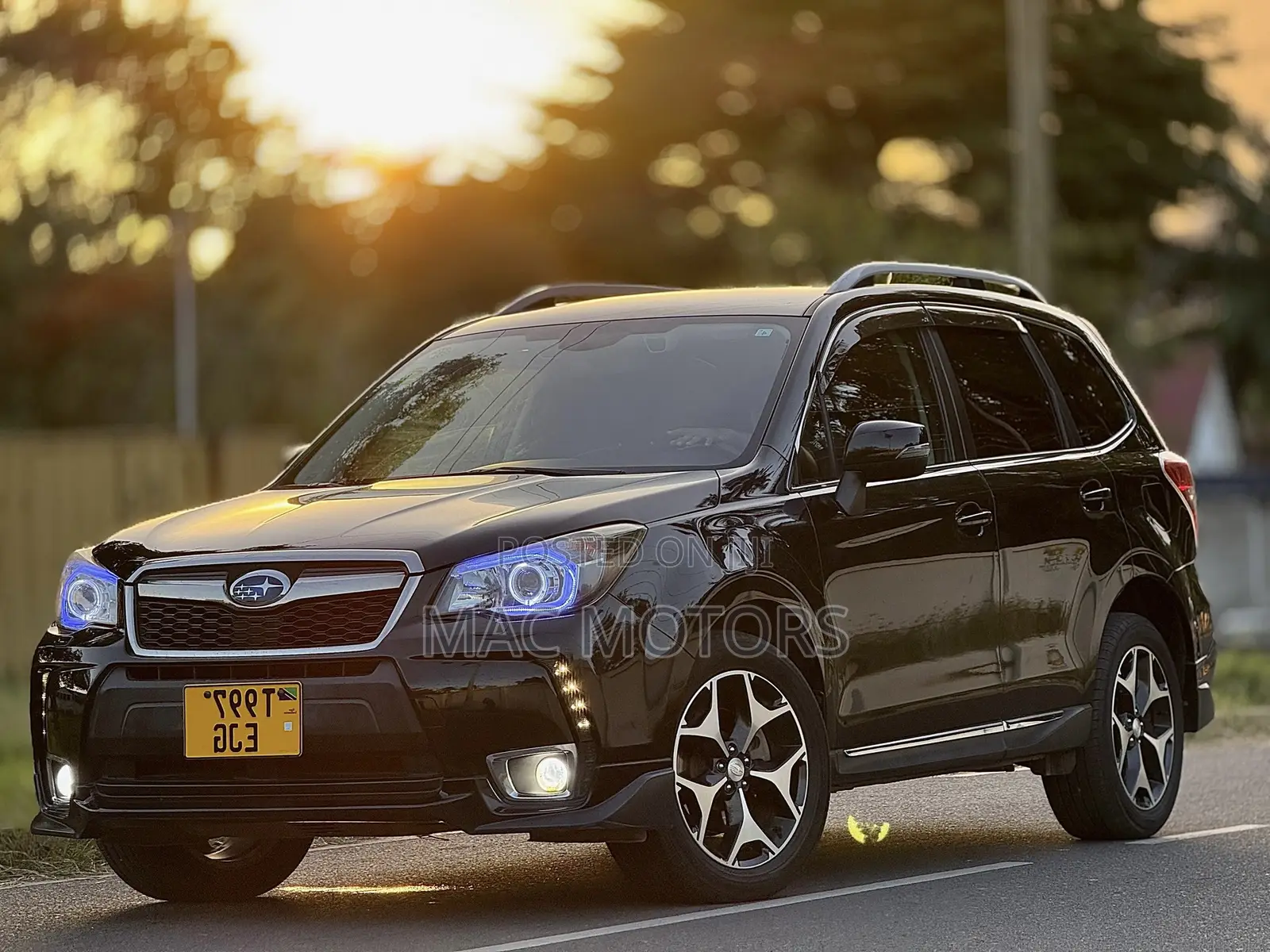 Subaru Forester 2.0XT Premium 4dr SUV AWD (2.0L 4cyl Turbo CVT) 2014