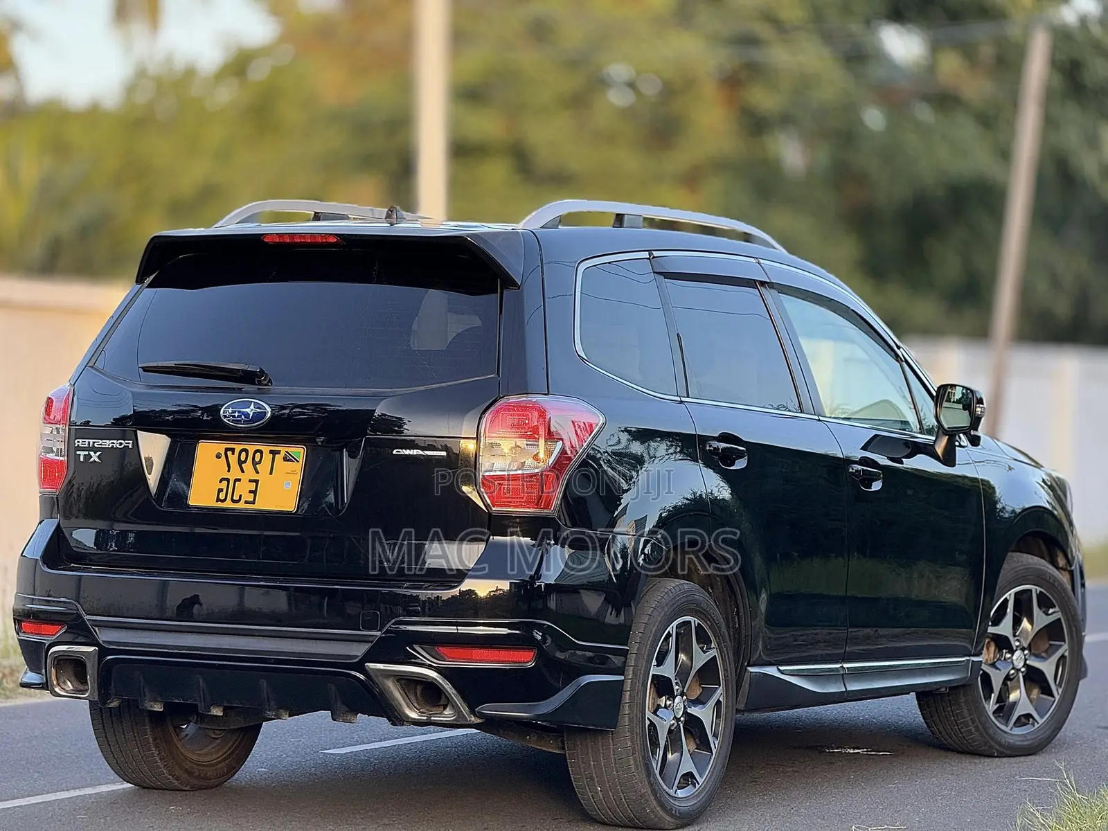 Subaru Forester 2.0XT Premium 4dr SUV AWD (2.0L 4cyl Turbo CVT) 2014
