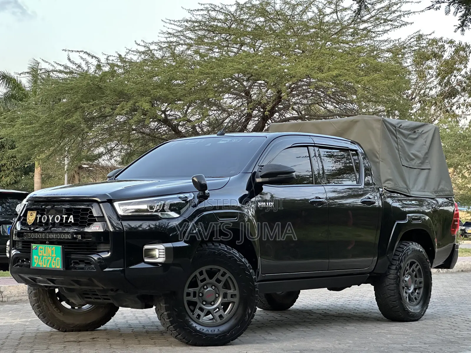 Toyota Hilux 2022 Black