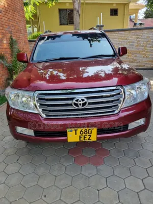 Toyota Land Cruiser 2010 Red