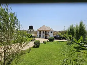 7bdrm House in Njiro for sale