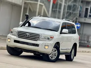 Toyota Land Cruiser 2012 White