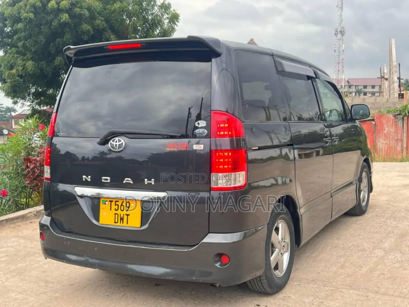 Toyota Noah 2004 Black