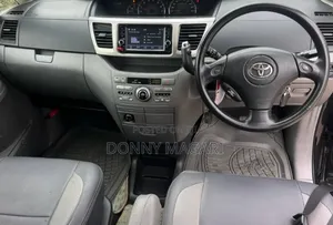 Toyota Noah 2004 Black