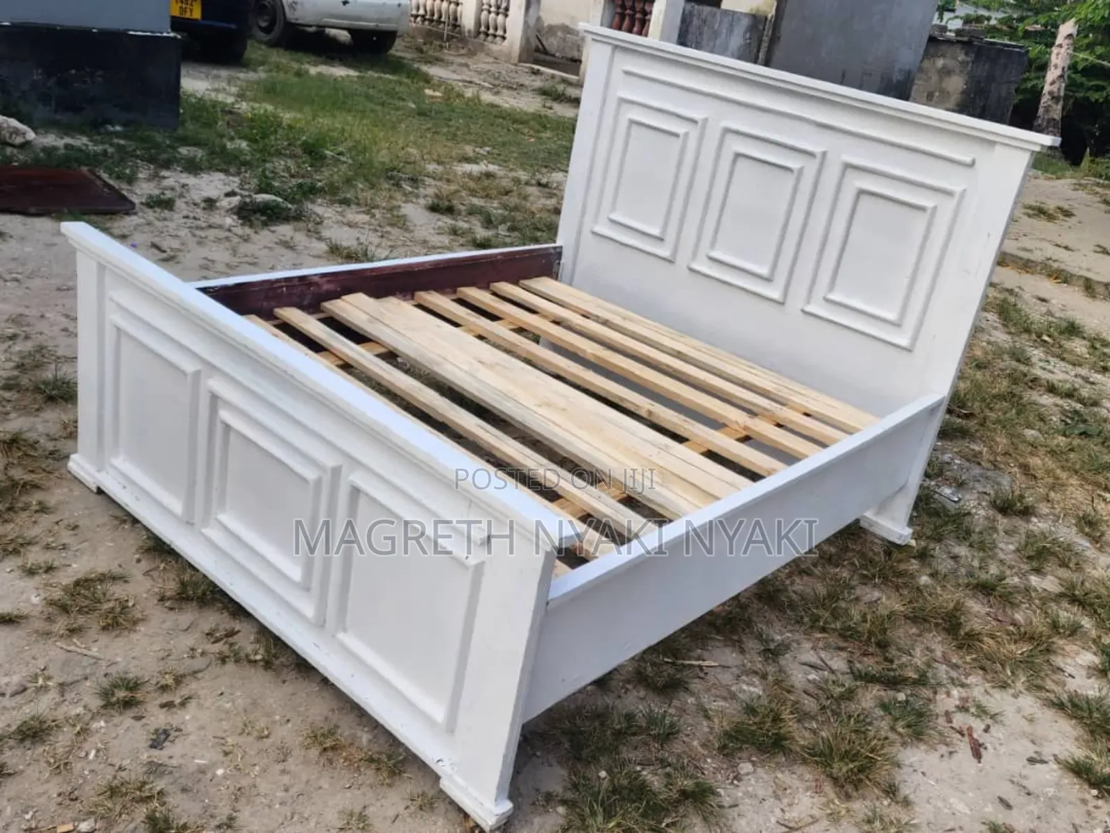 Nauza Kitanda Cha Mbao 5/6 Vimenyooka Mno Rangi Zote Zipo