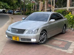 Toyota Crown 2006 Silver