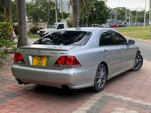 Toyota Crown 2006 Silver
