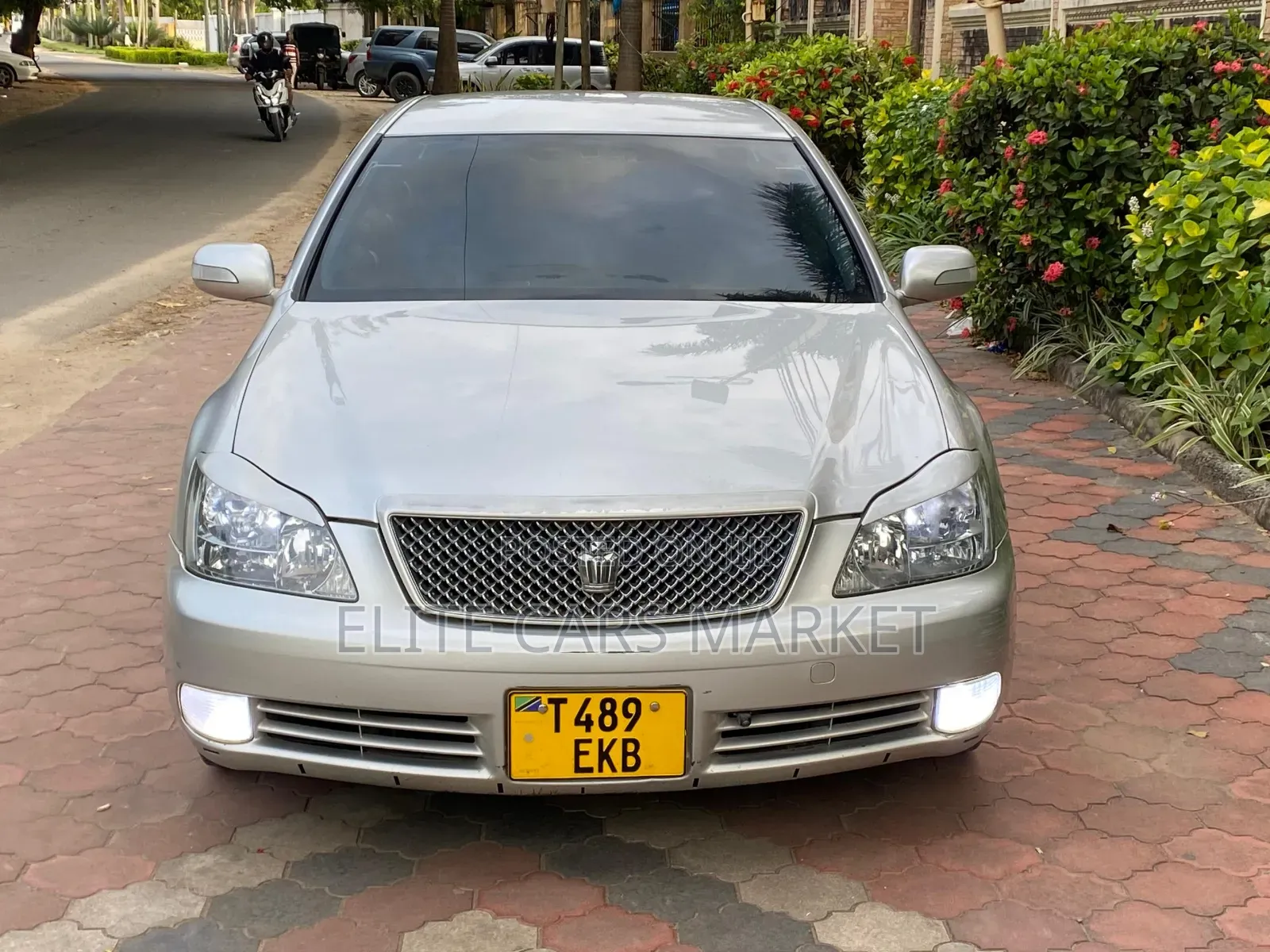 Toyota Crown 2006 Silver