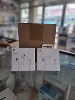 Lighting and Type C Earpods