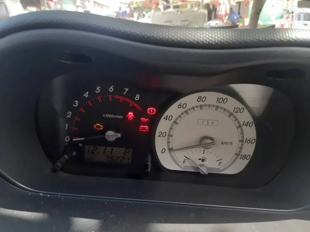 Toyota IST 2004 Black