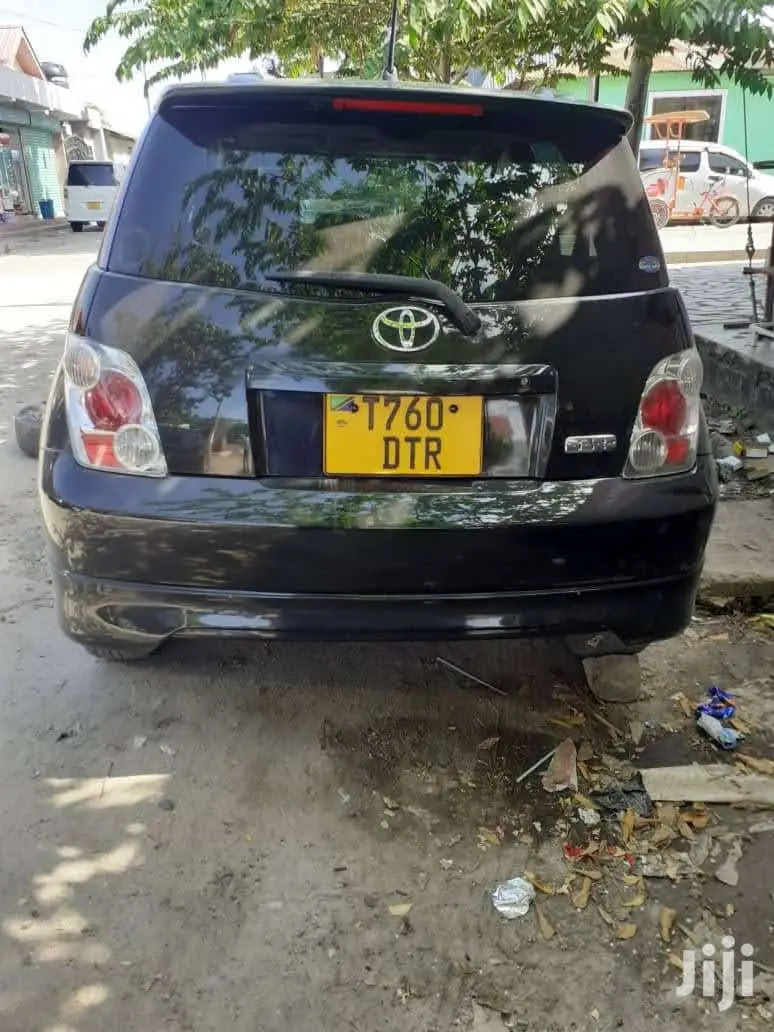 Toyota IST 2004 Black