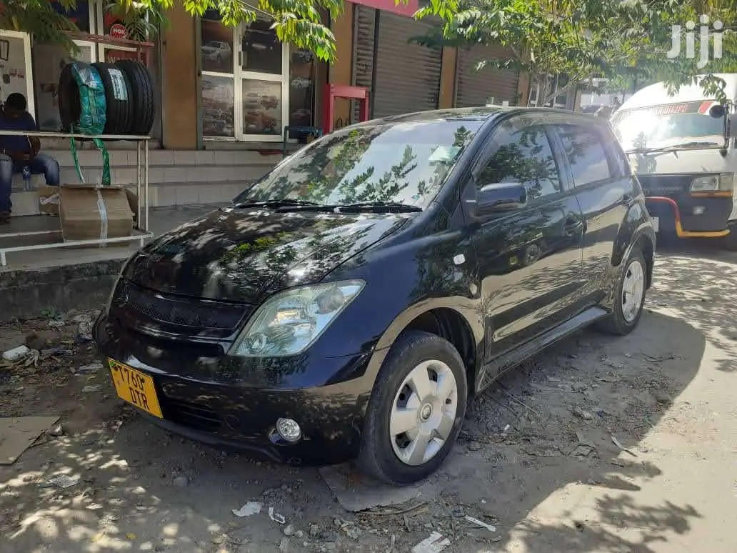 Toyota IST 2004 Black