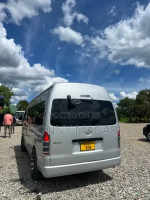 Toyota Quantum 2015 Silver