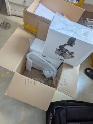Dji Rs 4 Combo, 3-Axis Gimbal Stabilizer for Cameras