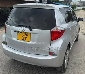 Toyota Ractis 2012 Silver
