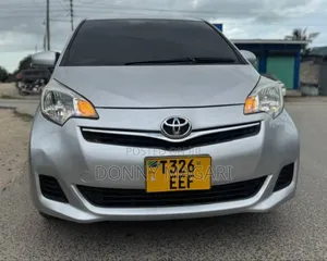 Toyota Ractis 2012 Silver
