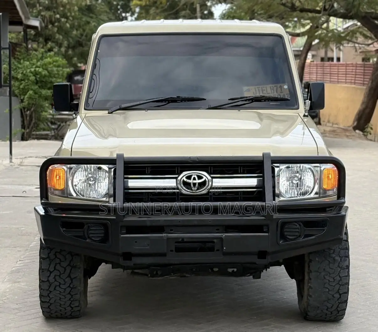 Toyota Land Cruiser 2013 Gold