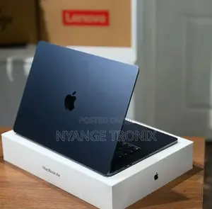 New Laptop Apple MacBook Air 2025 M4 13-Inch 16GB Apple M4 SSD 256GB