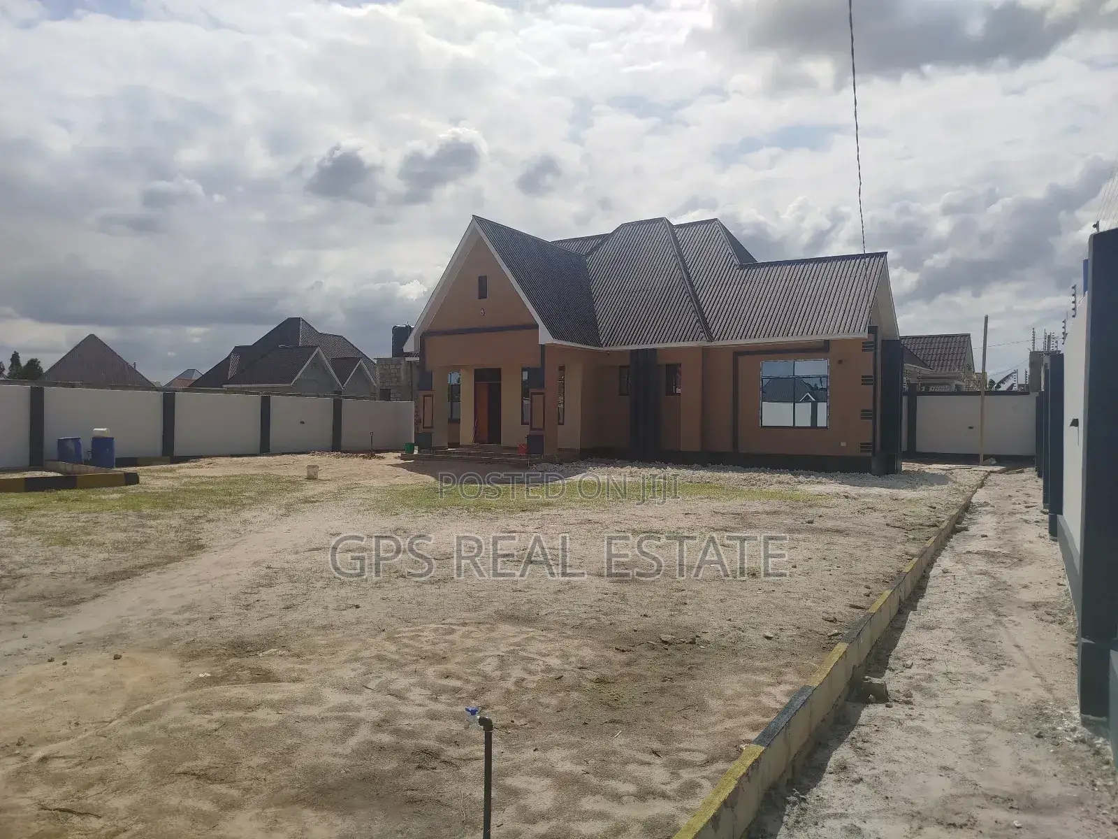 3bdrm House in Kibada Mwela, Kigamboni for sale