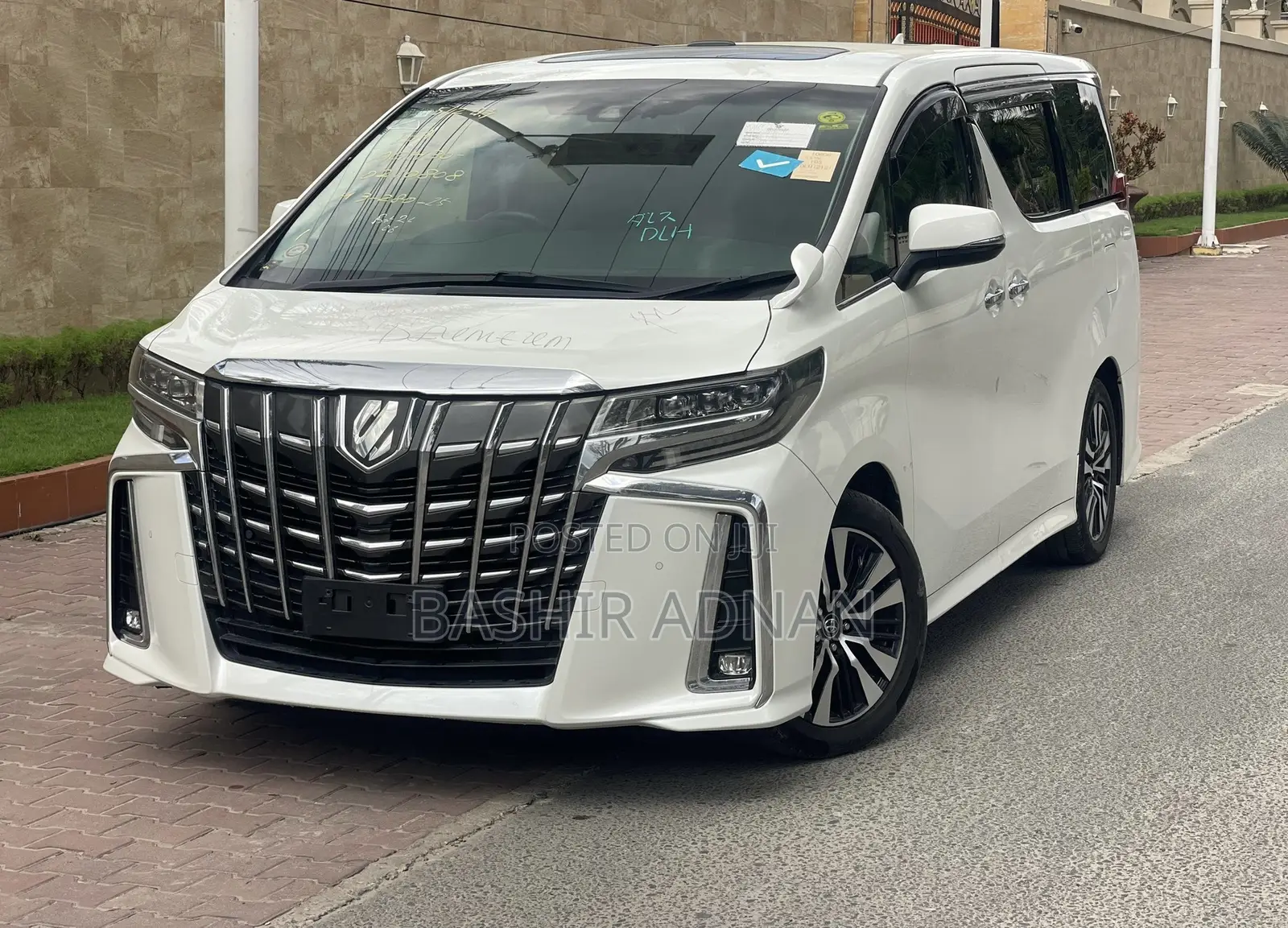 Toyota Alphard 2.5 Petrol FWD 2018 White