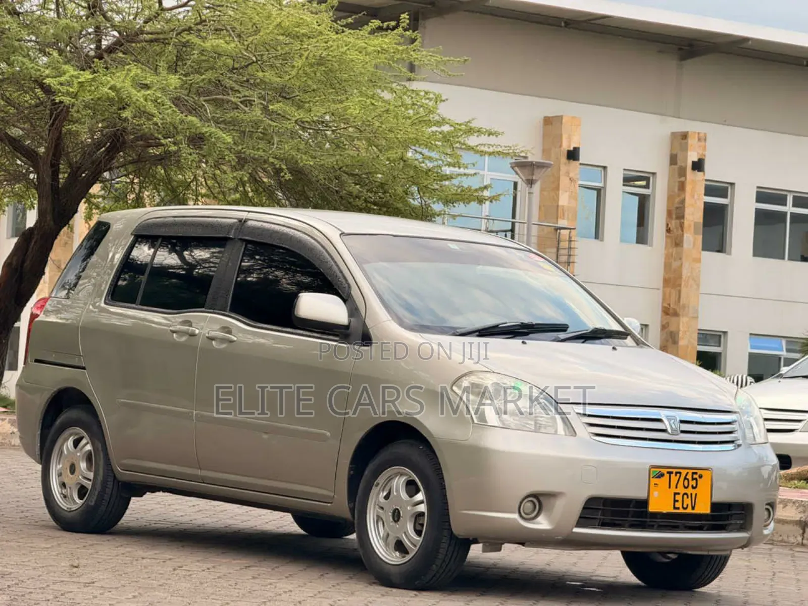 Toyota Raum 2005 Gold