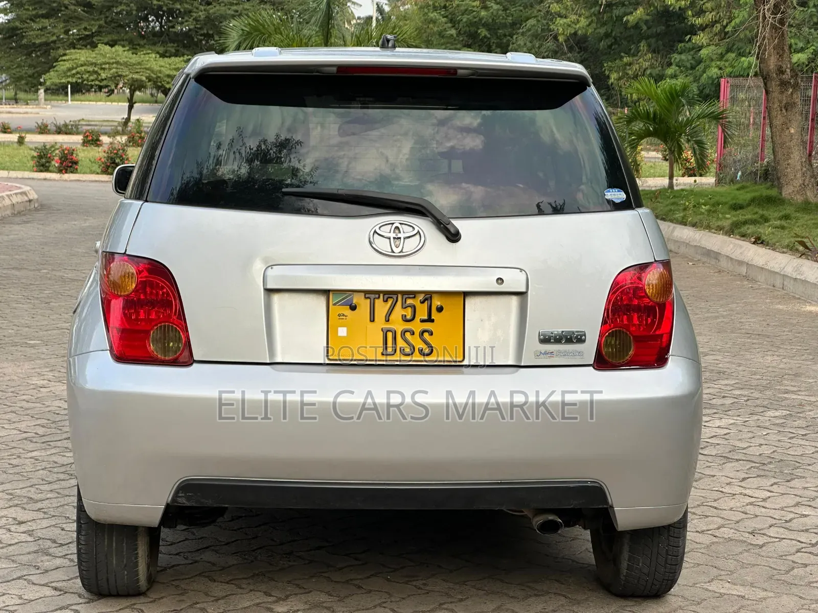 Toyota IST 2004 Silver