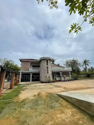 8bdrm House in Patricks Real Estate, Mbezi Beach for sale