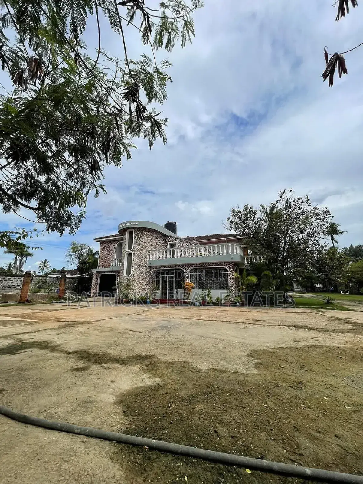 8bdrm House in Patricks Real Estate, Mbezi Beach for sale