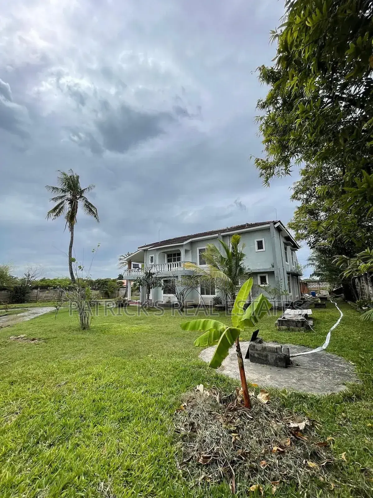 8bdrm House in Patricks Real Estate, Mbezi Beach for sale