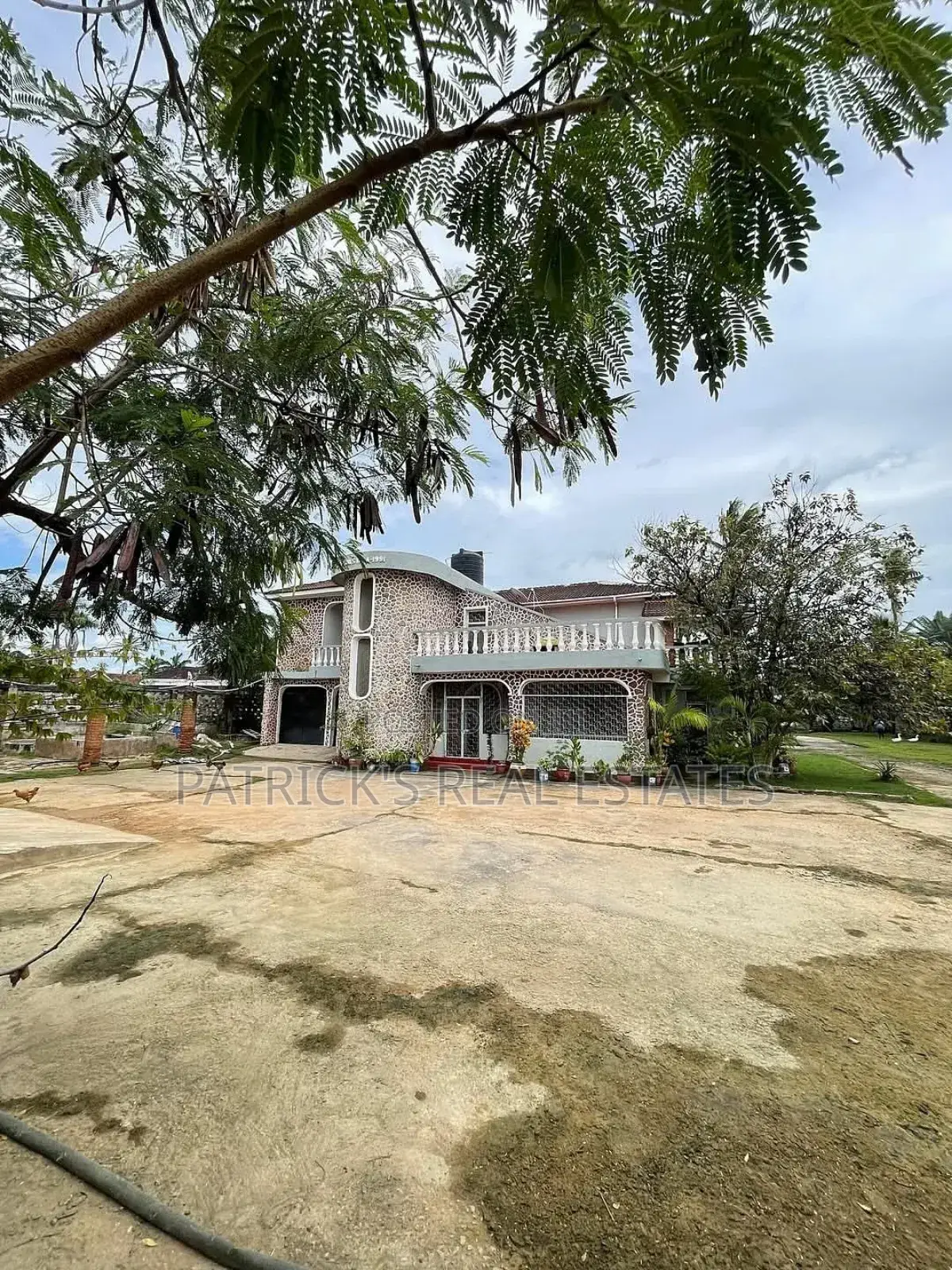 8bdrm House in Patricks Real Estate, Mbezi Beach for sale