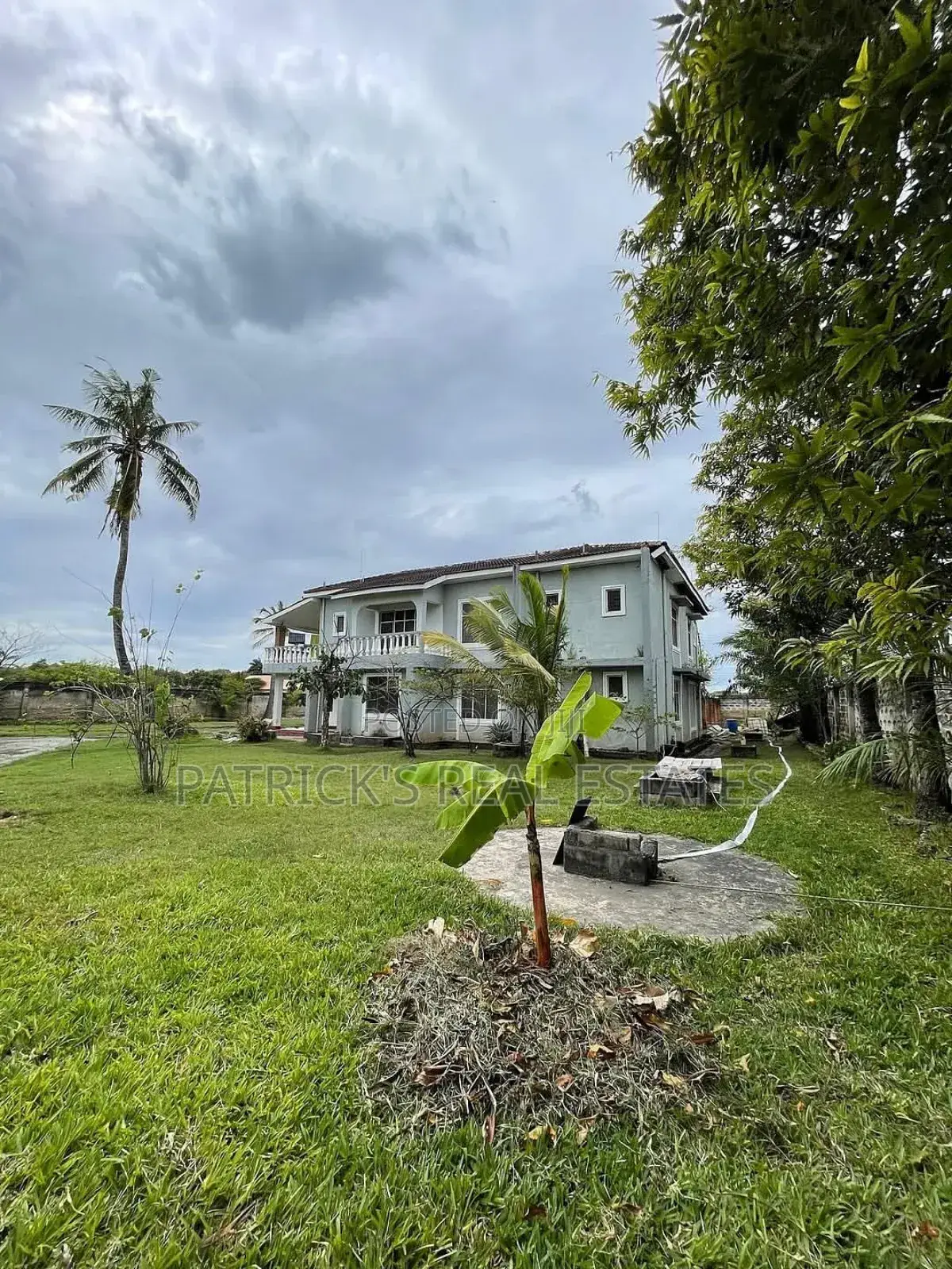 8bdrm House in Patricks Real Estate, Mbezi Beach for sale