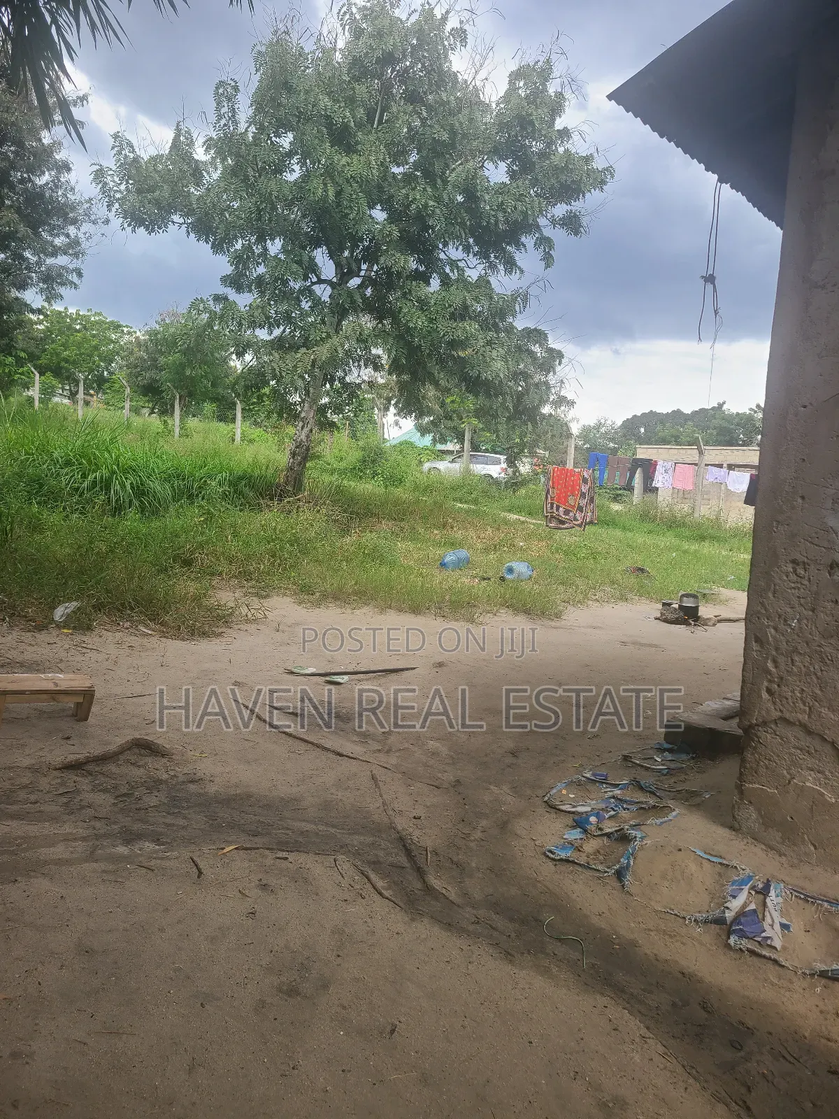 Kiwanja Kinauzwa Makongo Juu