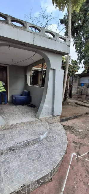 Kiwanja Kinauzwa Mabibo Karibia Na Chuo Cha N.I.T