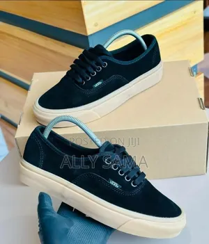 Men's Sneakers Vans Material Leather