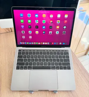 Laptop Apple MacBook Pro 2018 16GB Intel Core I7 SSD 256GB