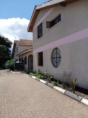 5bdrm House in Njiro, Arusha for sale
