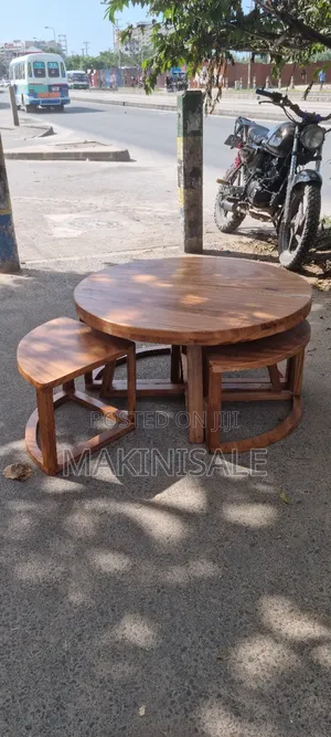 Coffee Table Round Na Viti Vyake