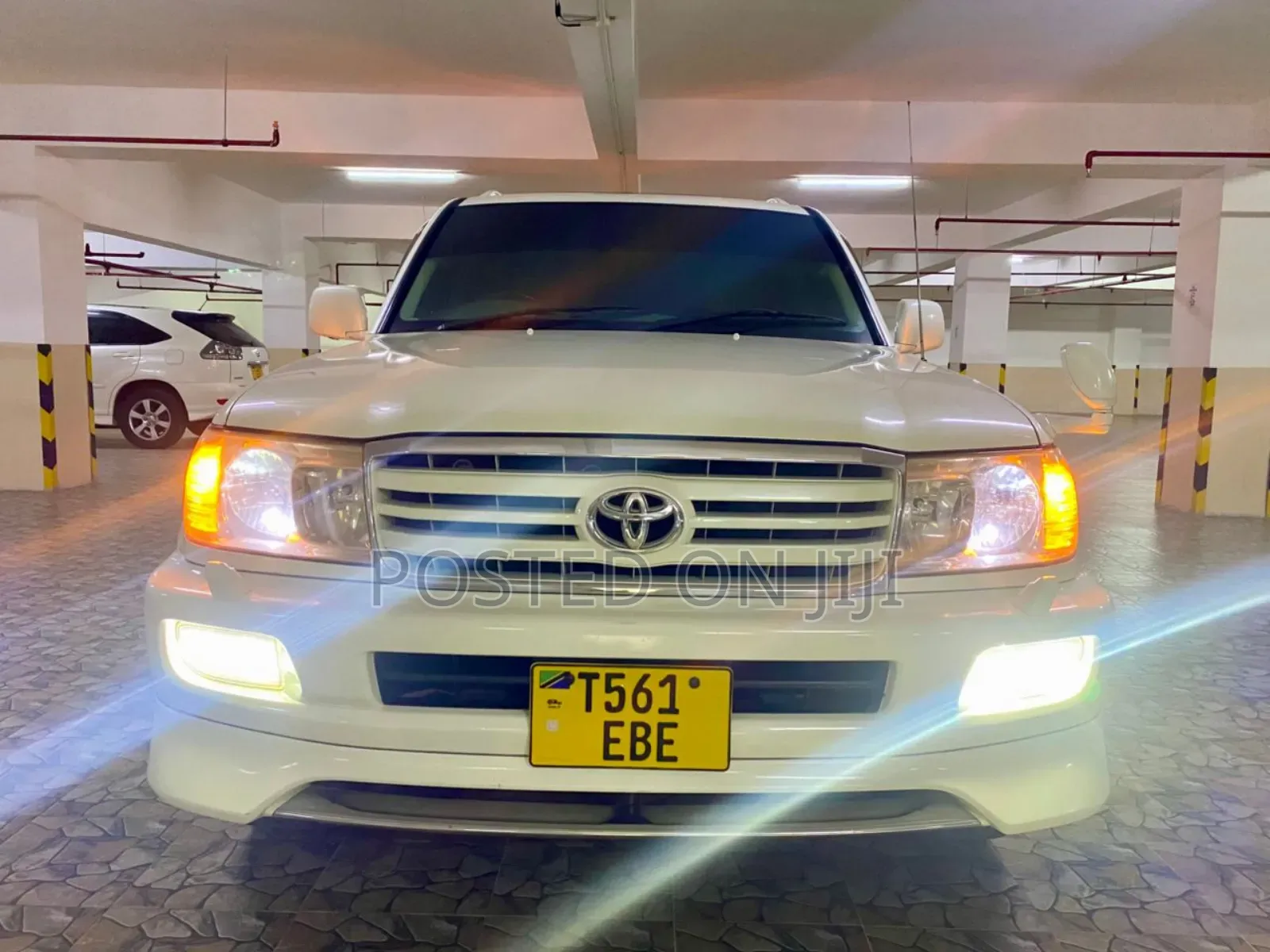 Toyota Land Cruiser 2006 White